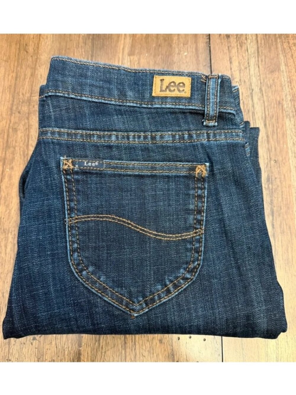 Women’s straight leg jeans size 10 petite
